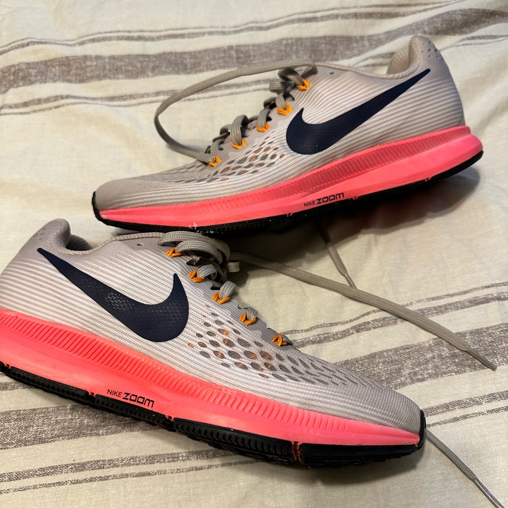 Nike Zooms Shoes Like New - Picture 3 of 4